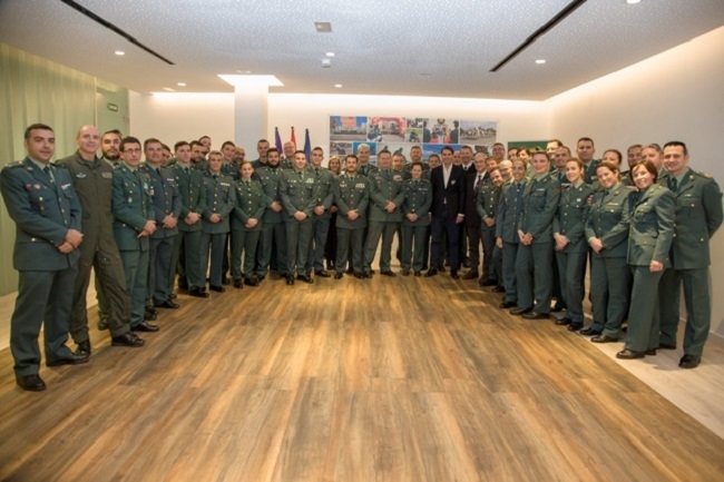 Rafa Nadal recibe la cruz de plata de la Guardia Civil