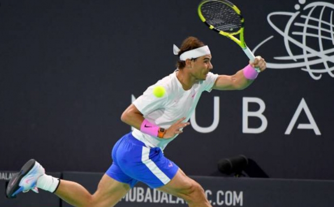 Nadal se impone en la final del torneo de Abu Dabi al griego Stefanos Tsitsipas