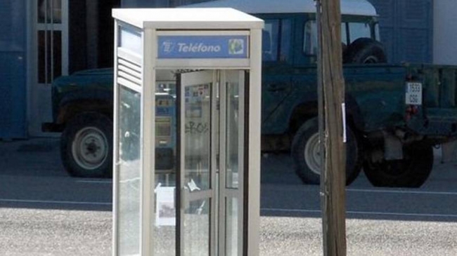 Las cabinas telefónicas se mantendrán en toda España dos años más