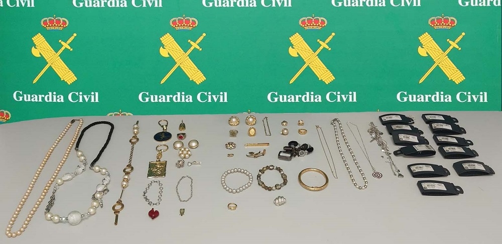 La Guardia Civil detiene en la localidad de Es Castell (Menorca) al autor de varios delitos contra la propiedad