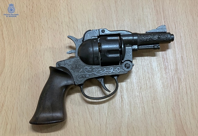 La Policía Nacional detiene a un hombre por tentativa de robo con intimidación con un arma