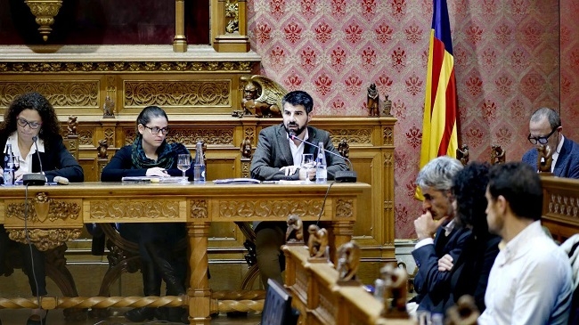 Javier de Juan comparece en el Pleno del Consell para explicar la política del IMAS en materia de menores tutelados
