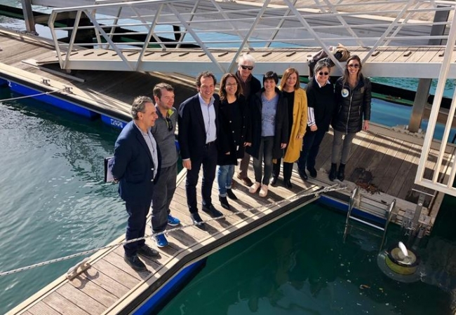 Govern y Consell de Menorca instalan papeleras marinas en Ciutadella 