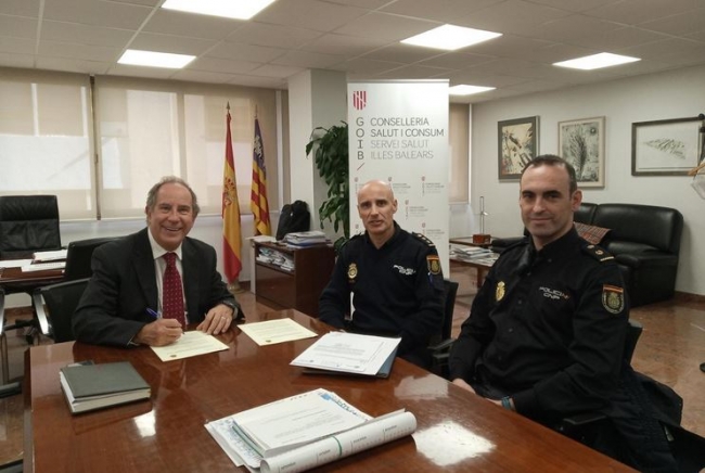 Salud y la Policía Nacional colaborarán en casos de riesgo del personal sanitario