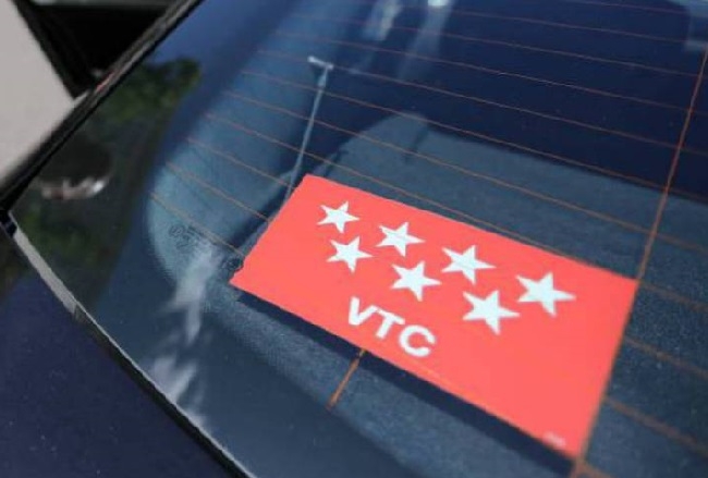 Inmovilizan 12 vehículos e imponen sanciones por valor de 21.000 euros por no disponer autorización de transportes VTC
