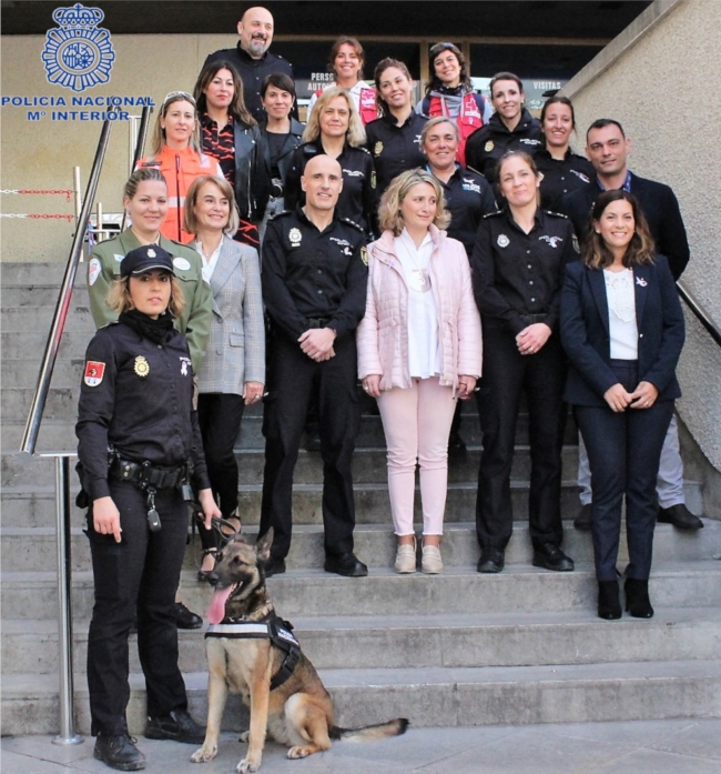 La Policía Nacional reconoce el importante papel que tiene la mujer en la sociedad