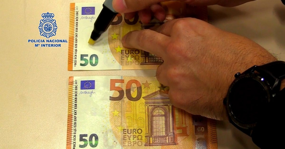 La Policía Nacional advierte de que el uso del rotulador detector de billetes falsos no siempre es efectivo