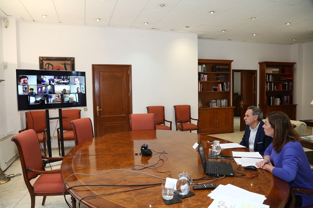 Armengol se reune con los responsables de los puertos y aeropuertos de las Illes Balears