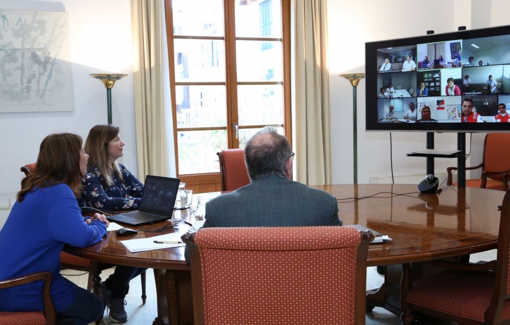 Armengol agradece la respuesta asistencial del sistema sanitario de las Illes Balears por la COVID-19
