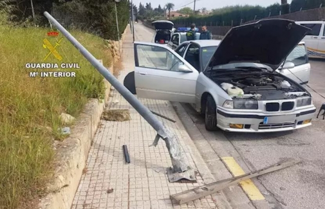 Un detenido por huir de la Guardia Civil y saltarse el estado de alarma en Alcúdia