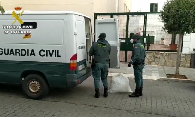 La Guardia Civil continúa realizando auxilios a la residencia de ancianos de Mercadal