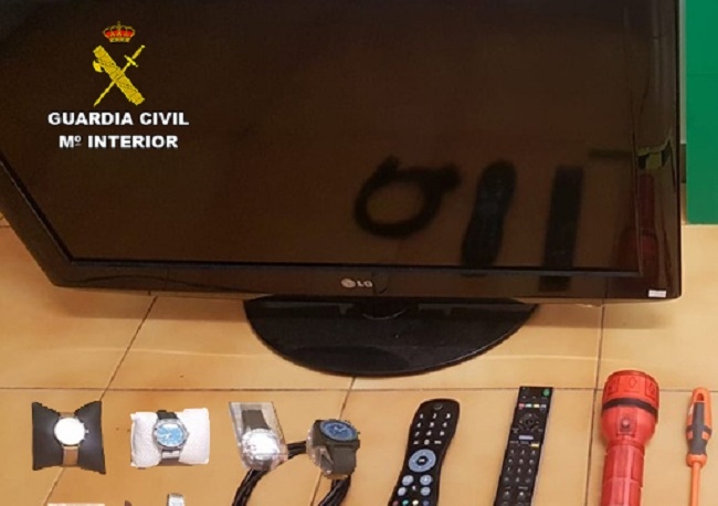 La Guardia Civil sorprendió ‘in fraganti’ a dos hombres robando en un garaje de Campos 