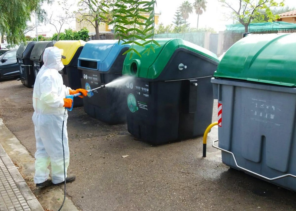 EMAYA ha limpiado con desinfectante 2,5 millones de metros cuadrados de calles y aceras