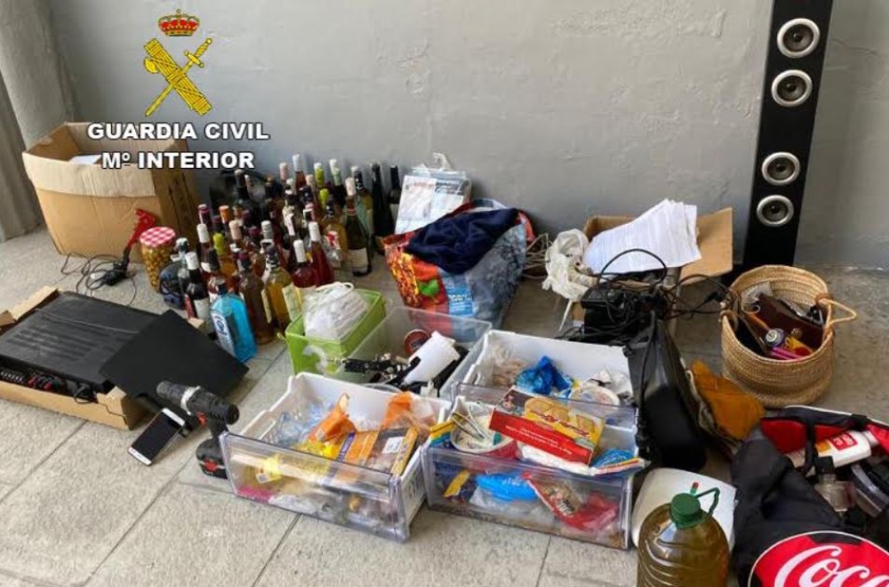 La Policía Local de Santa Margarita y la Guardia Civil detienen a dos hombres por robo en una vivienda y una nave en Muro 