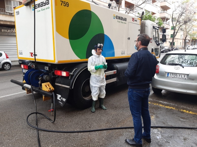 El alcalde de Palma agradecede el trabajo de los trabajadores y trabajadoras de EMAYA