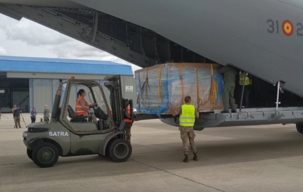 Aterriza en la base de Torrejón un A400M con dos millones de mascarillas quirúrgicas