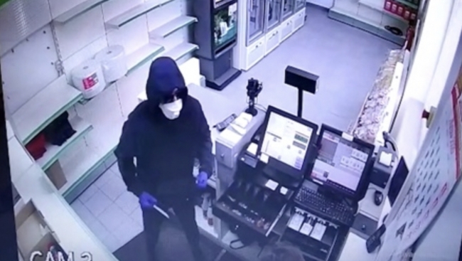 La Guardia Civil detiene a tres ladrones que atracaban con un cuchillo jamonero a sus víctimas