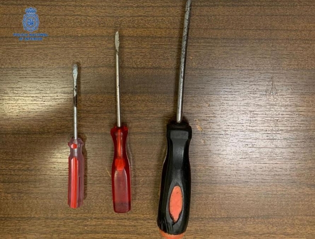 La Policía Nacional detiene a dos personas por forzar vehículos en vía pública en Palma