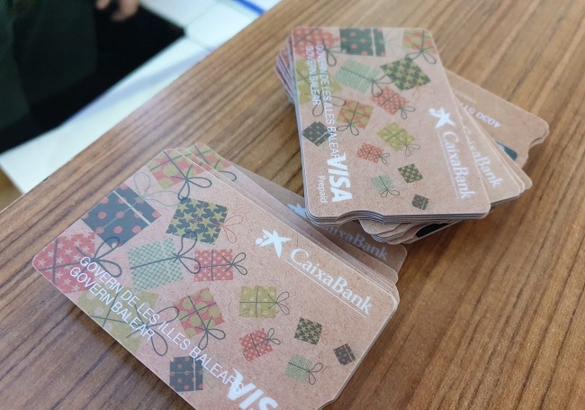 Se reparten 1.000 tarjetas de prepago entre todas aquellas familias vulnerables que se han quedado sin tarjeta comedor 