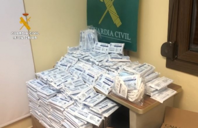 La Guardia Civil esclarece la venta ilegal de más de 260.000 mascarillas no homologadas procedentes de China
