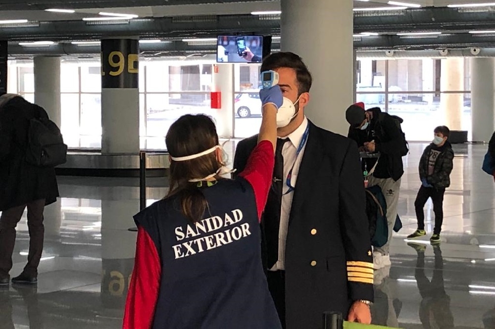 Govern aprueba prorrogar los controles en puertos y aeropuertos