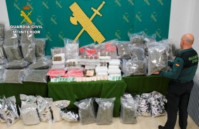 La Guardia Civil desarticula una organización delictiva que transportaba hachís entre España y Holanda en cajas de ajos
