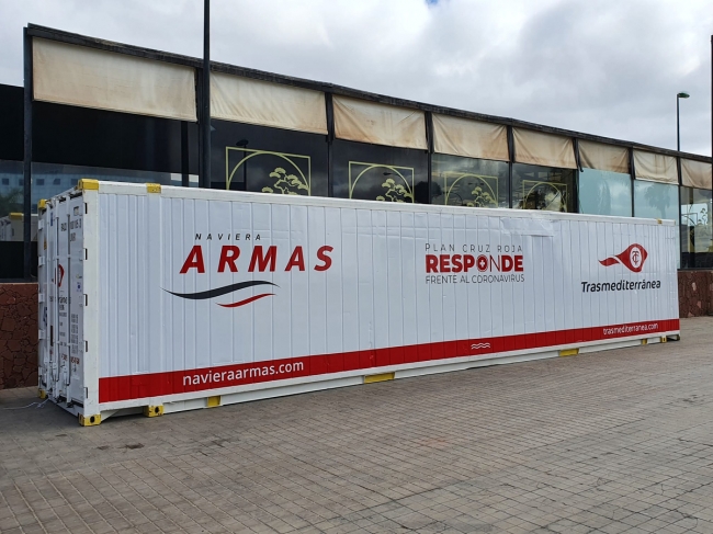 Naviera Armas Trasmediterránea pone a disposición de Cruz Roja un contenedor para almacenar alimentos