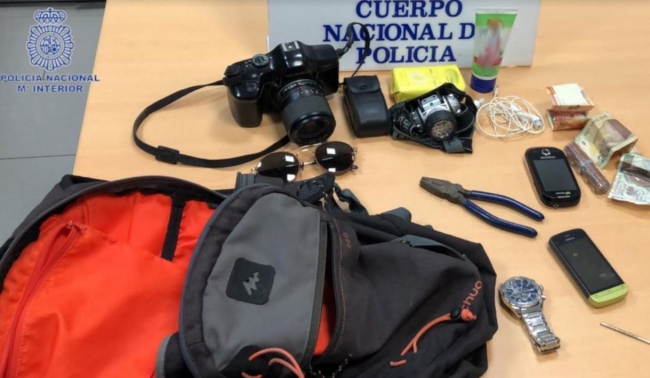 La Policía Nacional detiene a un hombre por un delito de robo con fuerza en un domicilio