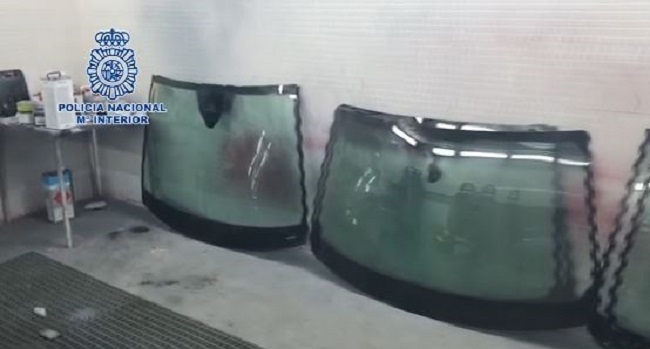 La Policía Nacional desmantela un taller clandestino que desmontaba en pocas horas vehículos sustraídos