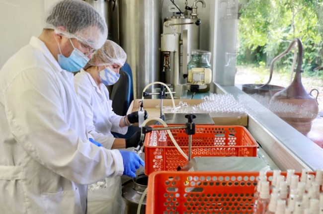 De fabricar cosmética natural a geles hidroalcohólicos durante la emergencia sanitaria