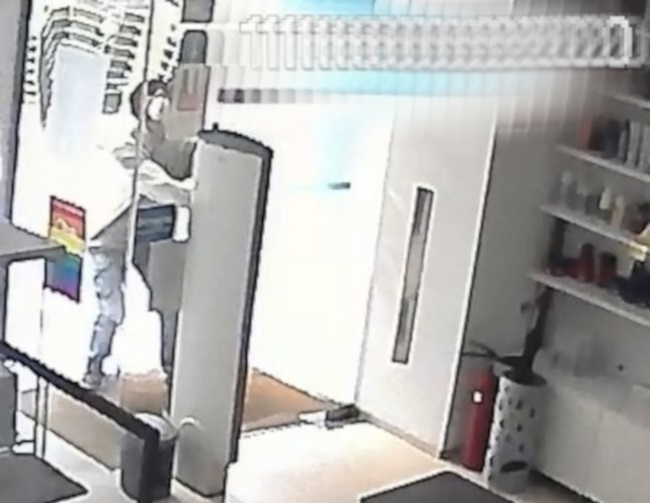 La Policía Nacional detiene a un hombre por robar en diversos establecimientos de Mahón 