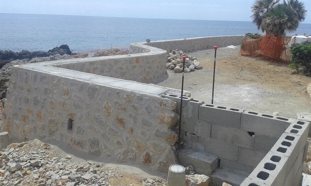 El GOB dice que se ha querido hacer pasar la nueva construcción del muro del paseo de Cala Rajada como una reparación