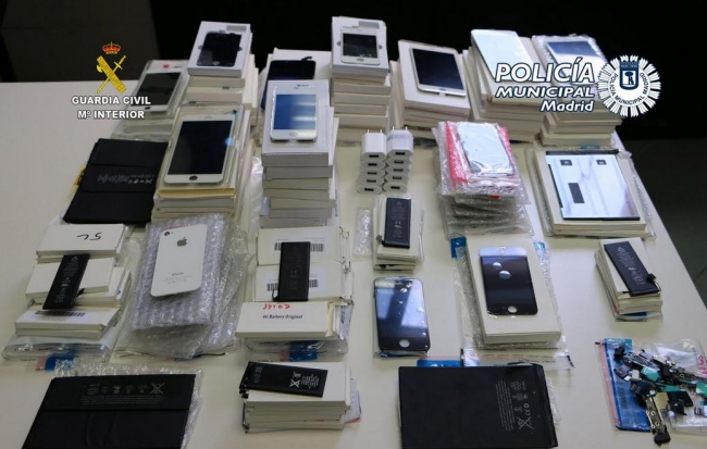 La Guardia Civil de Baleares y la Policía Municipal de Madrid intervienen 542 artículos de telefonía móvil falsificados 