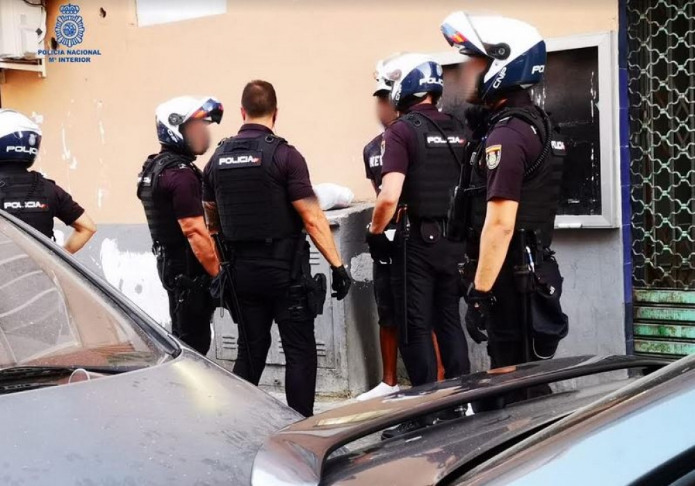 La Policía Nacional detiene a dos hombres con sustancia estupefaciente lista para vender