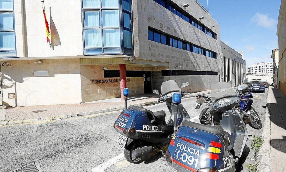 La Policía Nacional detiene a un trabajador de un local de ocio por agredir a un cliente con un objeto punzante