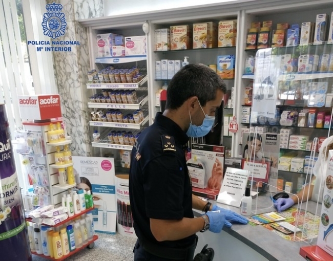 La Policía Nacional y las farmacias firman un convenio