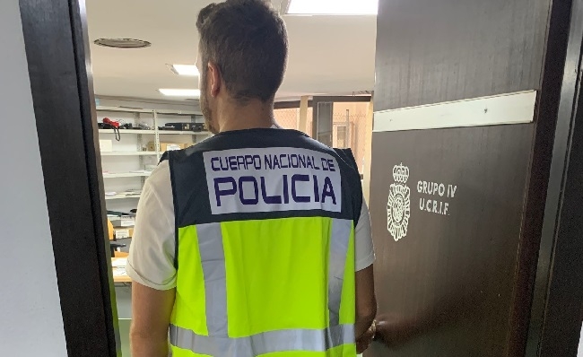 Dos detenidos en Ibiza por un robo con fuerza en establecimiento