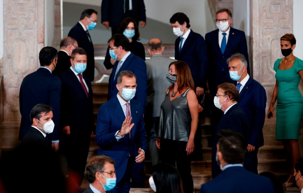 Armengol reclama a Sánchez controles sanitarios en los aeropuertos de Baleares para los turistas nacionales