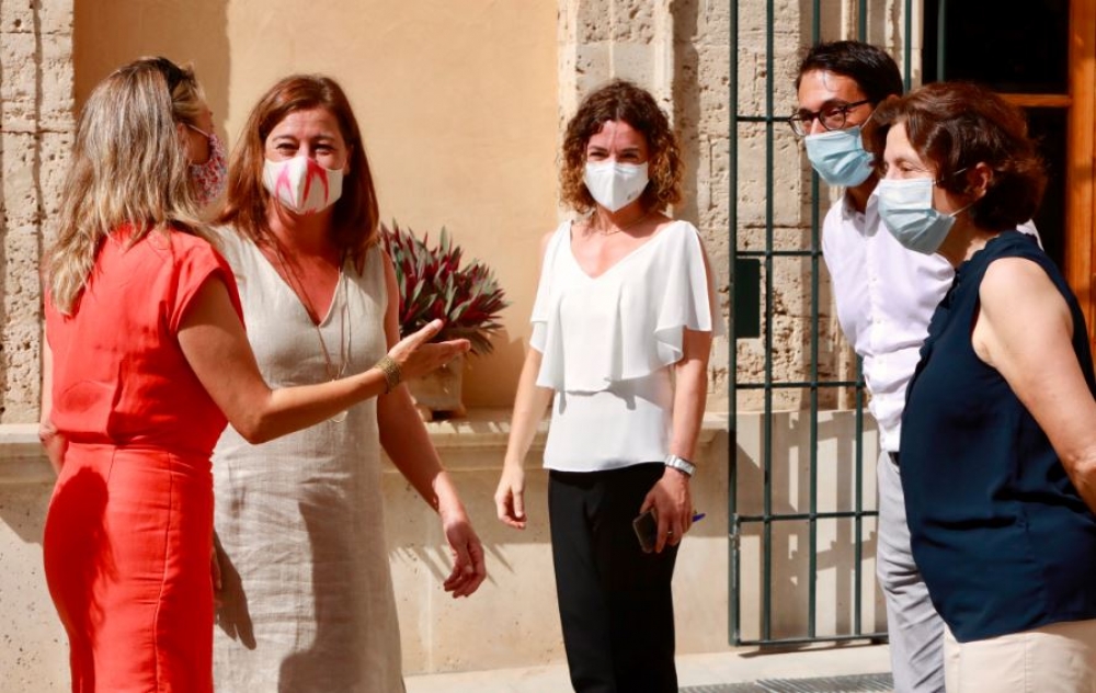 Armengol preside la Mesa de Diálogo Social de las Illes Balears con la presencia de la Ministra de Trabajo y Economía Social