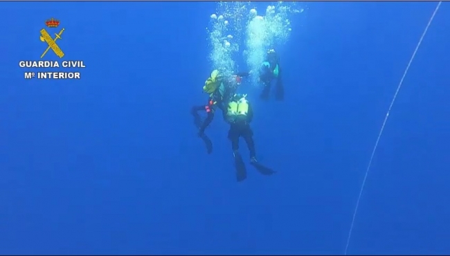 La Guardia Civil lleva a cabo el rescate del buceador desaparecido en Mallorca