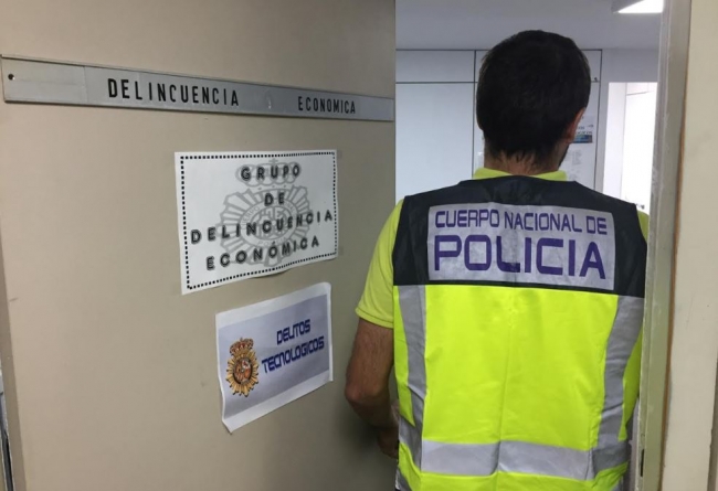 La Policía Nacional detiene a un hombre que se había hecho pasar por su jefe, para solicitar una línea de crédito