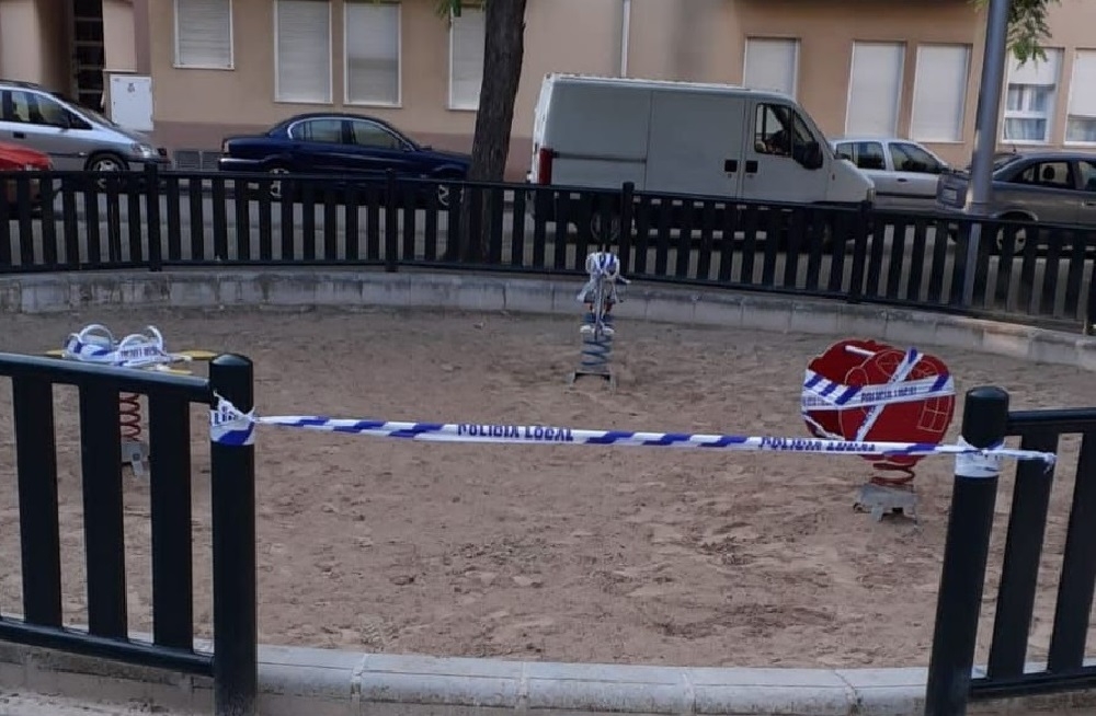 El Ayuntamiento de Palma cierra al público los 177 parques y zonas infantiles de la ciudad