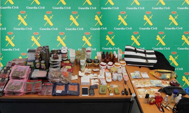 La Guardia Civil detiene a tres mujeres por hurtos en perfumerías y supermercados de Andratx y Calvià