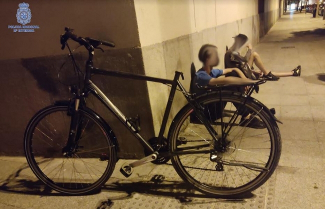 La Policía Nacional detiene a dos jóvenes por el robo de una bicicleta