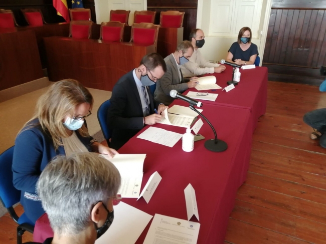Govern, Consell de Menorca y Ayuntamiento de Mahón firman el convenio del Plan de Mejora de la Calidad del aire de la ciudad