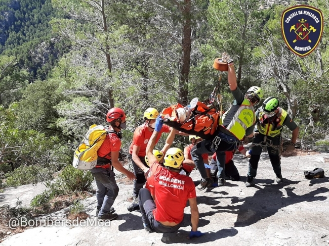 Un joven herido grave tras sufrir una caída de 15 metros en el Castell d'Alaró