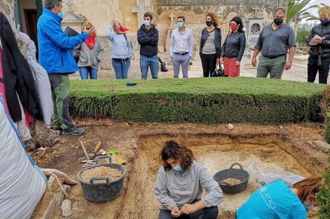 Iniciada la segunda campaña de excavaciones en la fosa de Porreres
