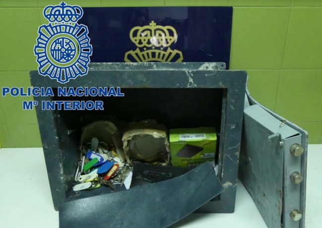 La Policía Nacional ha detenido a un hombre por robar una caja fuerte en un centro de culto