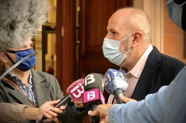 IB3 asume la propuesta de MÉS e incentivará la publicidad en catalán