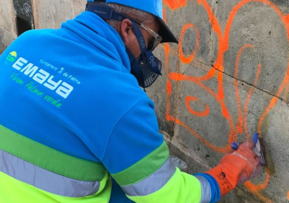 EMAYA pone en marcha el nuevo servicio de eliminación de pintadas vandálicas en inmuebles privados